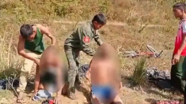 စစ်သုံ့ပန်းနှစ်ယောက်ကို အေအေ တပ်ဖွဲ့ဝင်တွေ သတ်ဖြတ်တဲ့ ဗွီဒီယိုဖိုင်က ပြန့်နှံ့ခဲ့ပါတယ်။