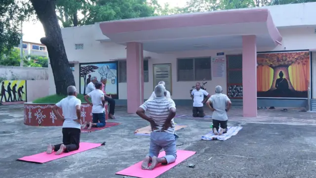 వయోవృద్ధుల డే కేర్ సెంటర్‌