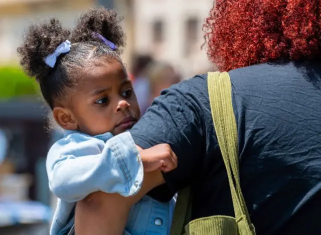 નવજાત શિશુ, બાળક, સ્તનપાન, માતા, ધાવણ, બીબીસી ગુજરાતી