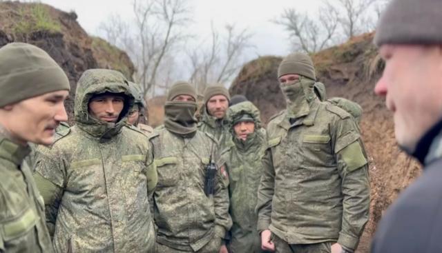 Российские заключенные отрядов “Шторм” перед отправкой на фронт