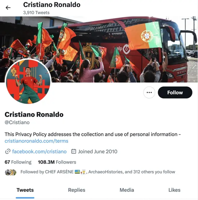 Konti ya Ronaldo ikurikirwa n'abarenga miliyoni 100 nayo ubu yatakaje ka kamenyetso k'ubururu