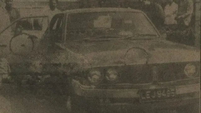 वो गाड़ी जिस पर हमलावरों ने फ़ायरिंग की थी