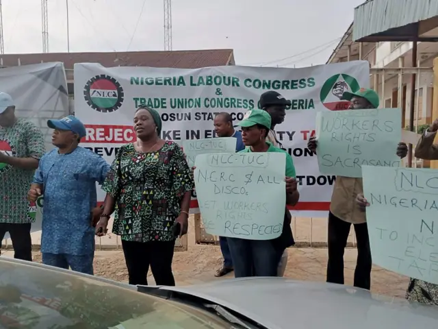 NLC members for Osun state carry waka enta street to protest increase for price of electricity 