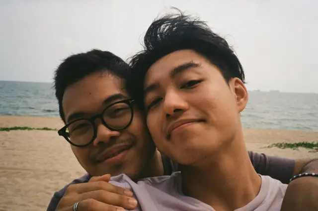 ภูมิและบีเอ็ม ที่ทะเล 