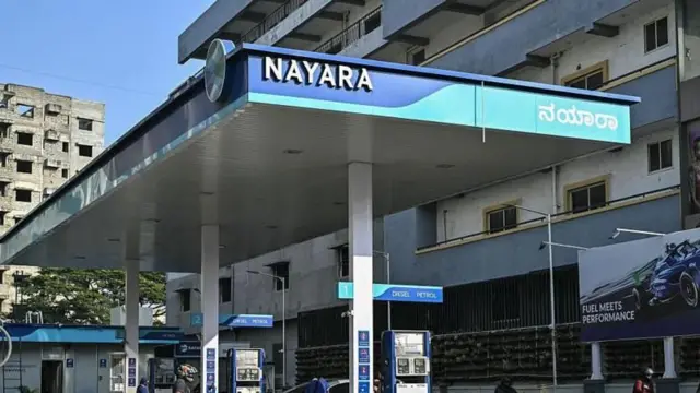रशियाची तेलकंपनी रोझनेफ्टबरोबर भागीदारी असलेल्या नायरा एनर्जी लिमिटेडचा भारतातील पंप