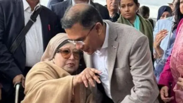 লন্ডনে খালেদা জিয়ার সাথে তারেক রহমান