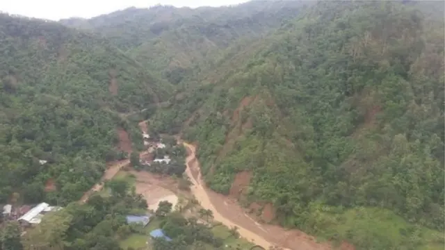 Erkak sikish haqida porno video Lesbian oyoq fetish porno video