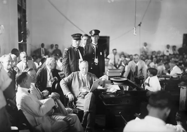 Sala de tribunal lotada