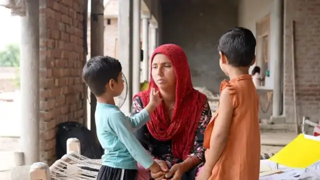 স্বামীর মৃত্যু এবং তারপর এই বিমা জালিয়াতির বিষয়টা প্রকাশ্যে আসার পর মানসিকভাবে ভেঙ্গে পড়েছেন প্রিয়াঙ্কা শর্মা।