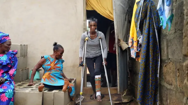 Arabinrin naa ati ẹbi rẹ