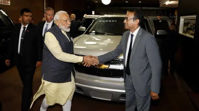 2019లో మోదీ న్యూయార్క్ పర్యటన సమయంలో స్వాగతం పలుకుతున్న నాగరాజు నాయుడు