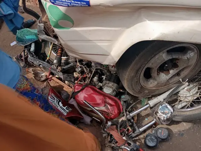 Ọkọ àti ọkada to ni ijamba