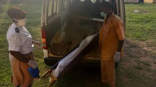 Aworan awọn to gbe oku sinu ọkọ