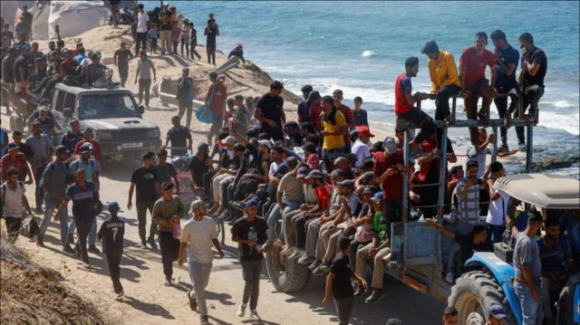 Azo tashqariga chiqmoqda Azo tashqariga chiqmoqda