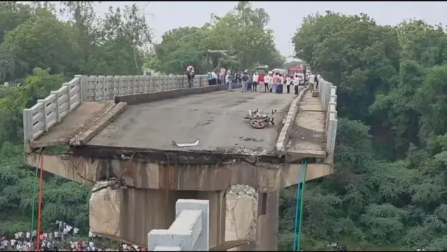 ગંભીરા બ્રિજ, બીબીસી, ગુજરાતી