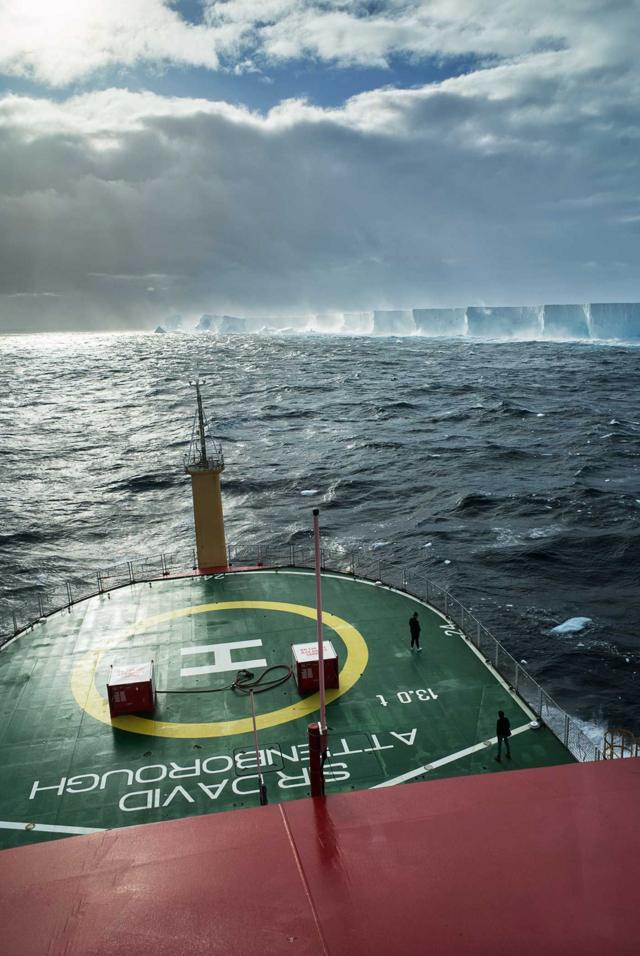 அழியும் நிலையில் சிங்கப்பூரைவிட 29 மடங்கு பெரிய ராட்சத பனிப்பாறை – விளைவு என்ன?