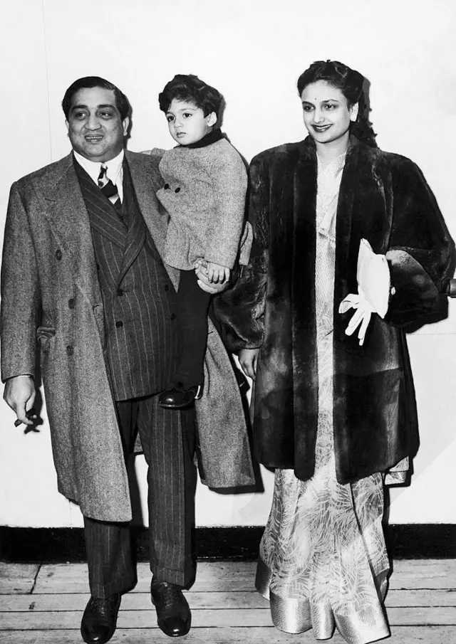 ప్రతాప్‌సింగ్ గైక్వాడ్‌, సీతాదేవీ, వారి కుమారుడు