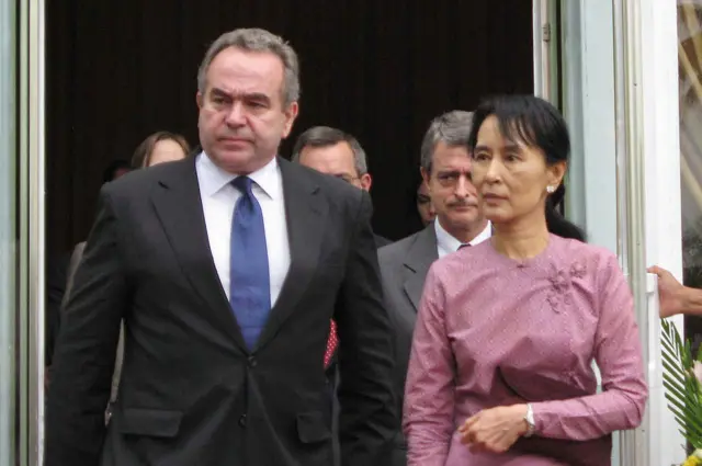 ဒေါ်အောင်ဆန်းစုကြည်နဲ့ ညှိနှိုင်းဖို့ စစ်တပ်ကို နားချခဲ့သူ အဖြစ် ရှုမြင်ခံရသူ ကာ့တ်ကင်းမ်ဘဲလ်