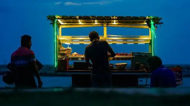 ඔහු ප්‍රකාශ කළේ, ඇතැම් අවස්ථාවලදී රාත්‍රී ආහාර වේල මග හැර හෝ යම් සුළු දෙයක් ආහාරයට ගෙන සෑහීමකට පත්වන බව ය. 