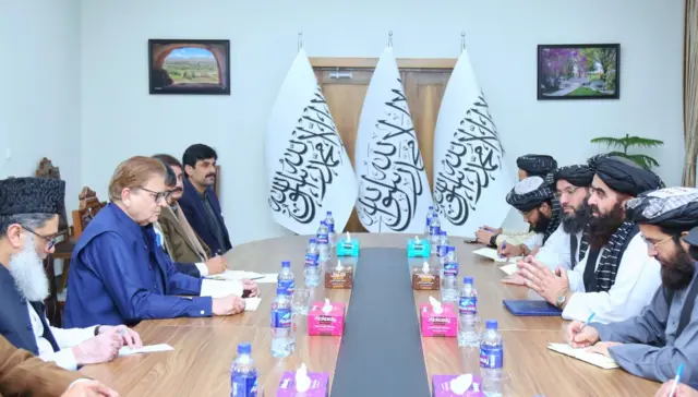 دیدار امیر خان متقی، وزیر خارجه حکومت طالبان با محمد صادق نماینده ویژه حکومت پاکستان در امور افغانستان 