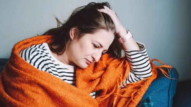 Dalili nyingi za kukoma hedhi, kama vile kutokwa na jasho usiku, wasiwasi, mfadhaiko, kukosa usingizi