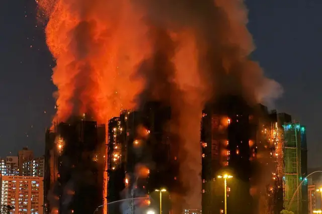 በእሳት የተያያዙ ህንጻዎች