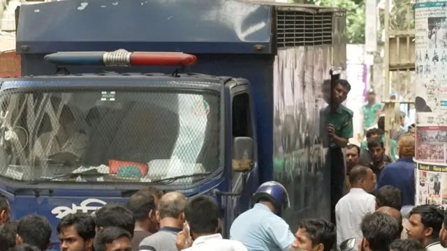 আওয়ামী লীগের বহু নেতা-কর্মী গ্রেপ্তার হয়েছেন 