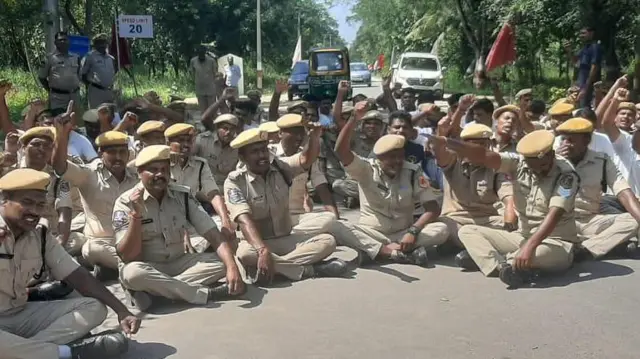 సర్క్యులర్ అమలును నిలిపివేస్తామన్న పోలీసు ఉన్నతాధికారులు