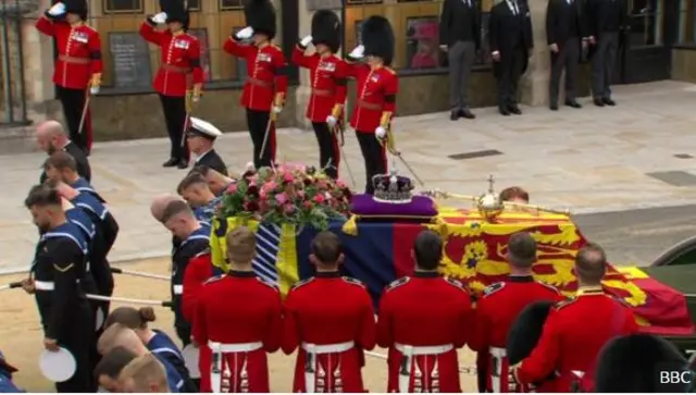 Njem ikpeazụ Ezenwaanyị Elizabeth II ịga akwamozu ya