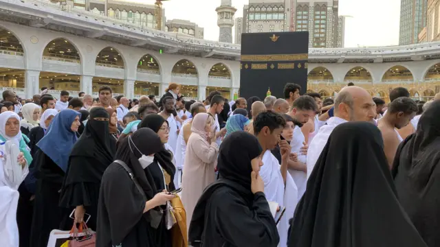 Muslims perform Umrah in Mecca, Saudi Arabia - 27 Jan 2023