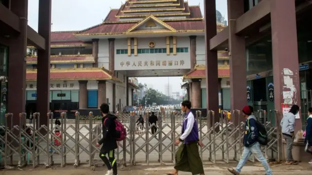 မူဆယ် - ကျယ်ဂေါင်ဂိတ်တချို့ အကန့်အသတ်နဲ့ ပြန်ဖွင့်