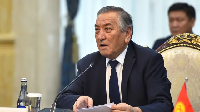 министрлер кабинетинин чек ара маселелери боюнча атайын өкүлү Назирбек Бөрүбаев