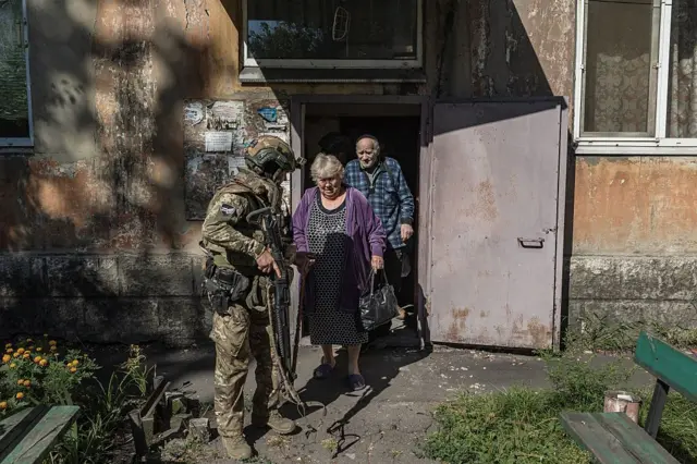 На фоні наближення фронту з міста Добропілля евакуюють цивільних 