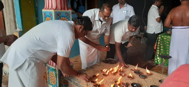 මාවේයි සේනාධිරාජා මන්ත්‍රීවරයා යාපනයේ පැවති අනුස්මරණ වැඩසටහනක් අතර වාරයේදී 