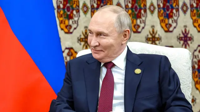 俄罗斯总普京露出淡淡的微笑