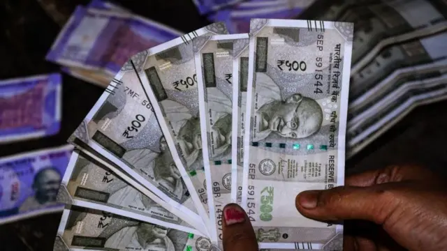 డబ్బులు