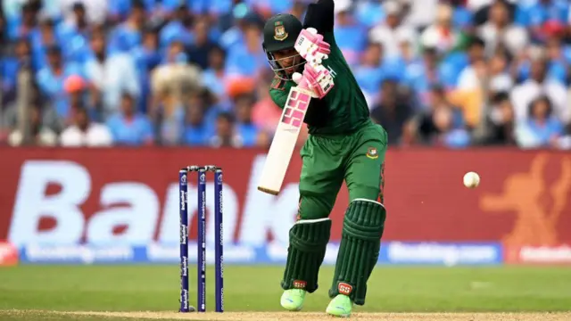 அதிரடியாகத் தொடங்கி விக்கெட்டுகளை சரிய விடும் வங்கதேசம்