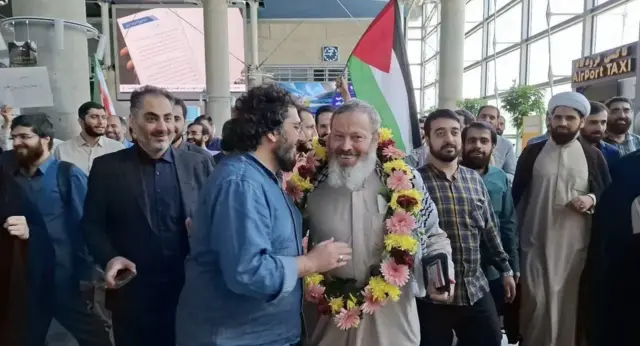 قاسمیان در فرودگاه/ بازگشت از عربستان