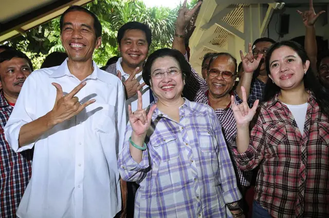 Jokowi diusung oleh PDIP sebagai calon gubernur DKI Jakarta pada 2012.