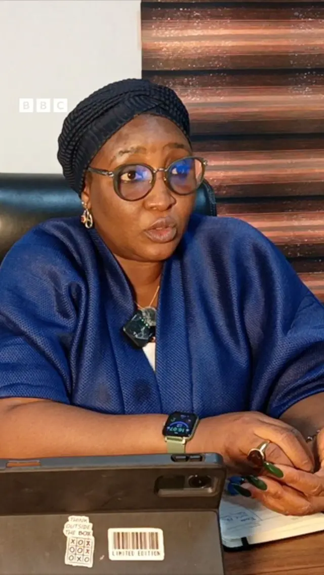 Bolanle Osikolu, Komisana feto iroyin nipinlẹ Kwara wọ asọ kaba olomi aro, o si we gele dudu