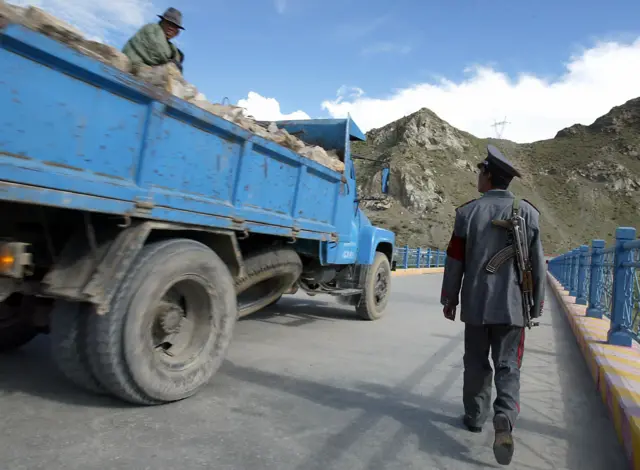 భారత్, చైనా, టిబెట్, బంగ్లాదేశ్, బ్రహ్మపుత్ర, హైడ్రో పవర్ ప్రాజెక్టు, రిజర్వాయర్, బీజింగ్, అస్సాం, అరుణాచల్ ప్రదేశ్