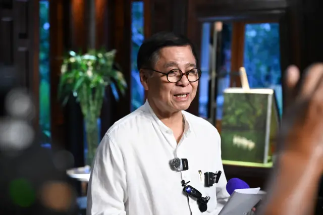 ထိုင်းနိုင်ငံခြားရေးဝန်ကြီး ဆီဟာဆတ် ဖုန်ကက်ကရောင်း