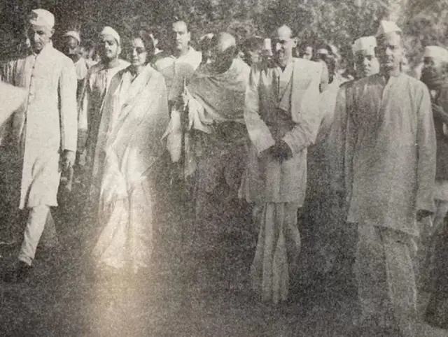 महात्मा गांधीजींसोबत अरुणा असफ अली