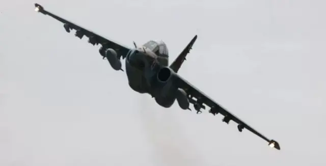 Украинада ушул сыяктуу Су-25 учкучу атып түшүрүлгөн