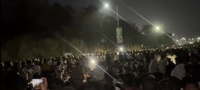 अगदी पुण्यातील नवले पुलावर बरेच तास वाहतूक रोखून धरण्यात आली होती.