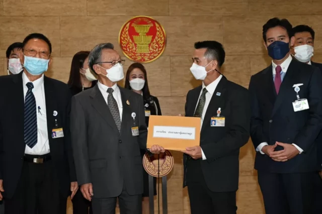 ฝ่ายค้าน