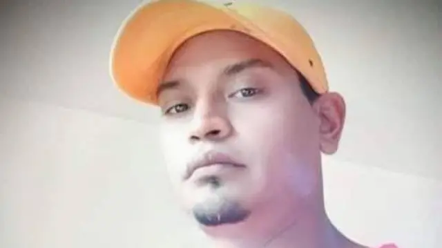 দীন মোহাম্মদের এই ছবিটি বিবিসি বাংলাকে দিয়েছেন তার প্রতিষ্ঠানের সুপারভাইজার মোস্তফা আহমদ।