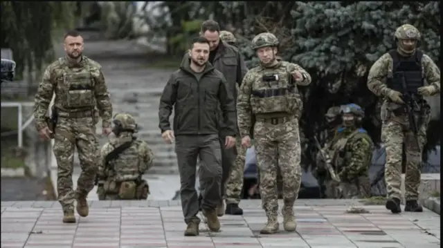 Syrsky afatwa nk'uwugamburukira cane kizigenza w'intwaramiheto, Perezida Volodymyr Zelensky