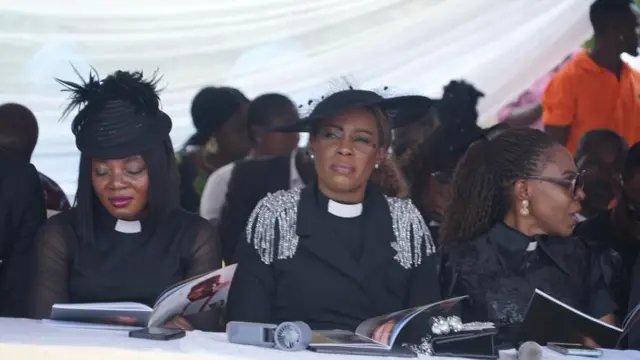 Foto Pastọ Eno Jerry Eze n'oge a na-aka Alexx Ekubo ụka ikpeazụ 