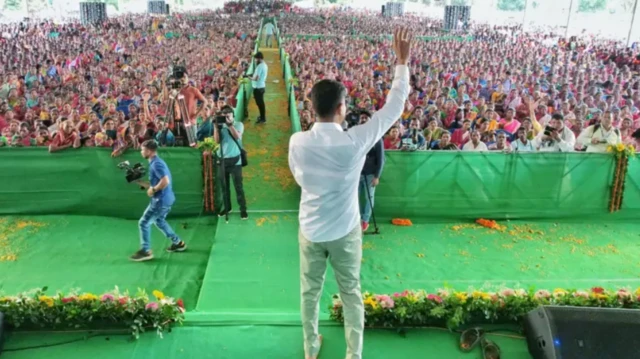 முன்னாள் ஐஏஎஸ் அதிகாரி வி.கே.பாண்டியன்